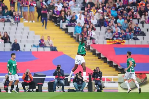 أرقام سلبية لبرشلونة بعد هدف ديبورتيفو ألافيس.. الأسرع في القرن (فيديو)